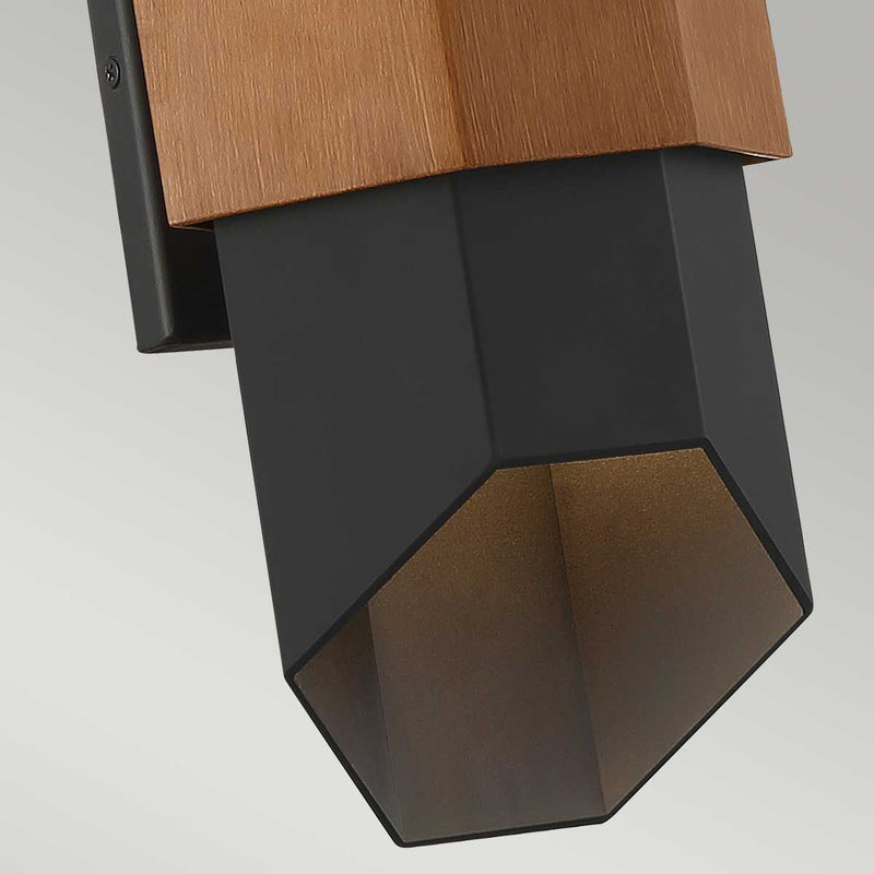 Chasm LED Wandlaterne - Mittel - Mattschwarz